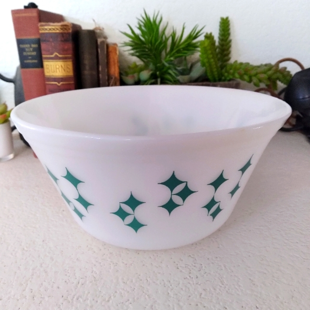 Federal Glass Green Atomic Star Mixing bowl